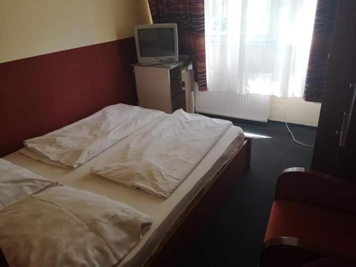 Fenyves Panzio Bed & Breakfast ชิโอฟก ภายนอก รูปภาพ